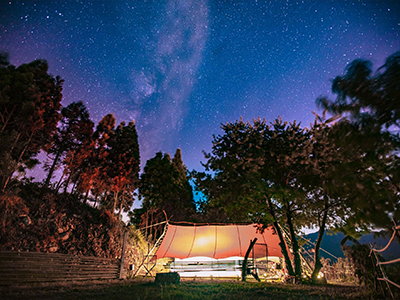 住進山裡,慢慢感受復興。